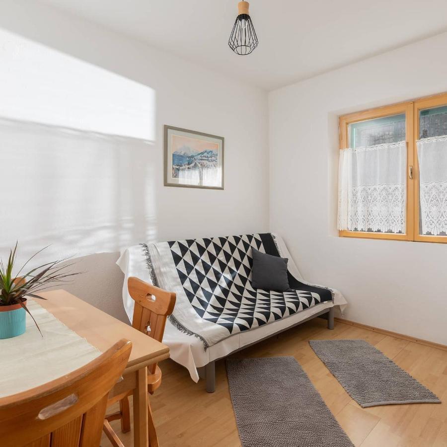 Pine And Sunshine Apartments Подгора Экстерьер фото
