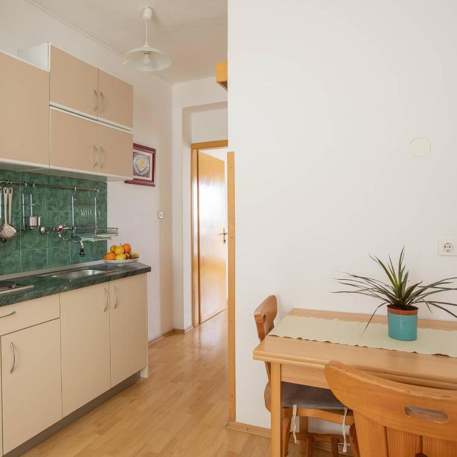Pine And Sunshine Apartments Подгора Экстерьер фото